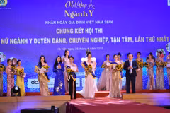 Các thí sinh trong đêm thi chung kết. (Ảnh: PV/Vietnam+)