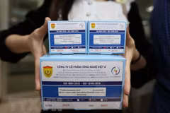 Bộ kit định tính SARS-CoV-2 do của Công ty Cổ phần Công nghệ Việt Á. (Ảnh: TTXVN)