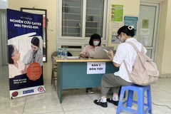 Một buổi tái khám thuộc nghiên cứu thử nghiệm vaccine lao cho thanh thiếu niên và người lớn tại Hà Nội tháng 8/2023. (Ảnh: PV/Vietnam+)