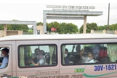 Sáng 8/7, có 16 cán bộ đầu tiên di chuyển đến Thành phố Hồ Chí Minh để thực hiện nhiệm vụ chống dịch. (Ảnh: PV/Vietnam+)