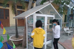 Chăm sóc những “F1 đặc biệt” trong khu cách ly tập trung tại Hải Dương. (Ảnh: Mạnh Minh/TTXVN)