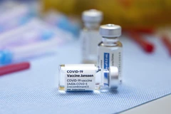 Vaccine ngừa COVID-19 của Johnson & Johnson. (Ảnh: AFP/TTXVN)