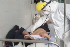 Bài 4: ''Việt Nam xây dựng phác đồ điều trị COVID-19 từ rất sớm''