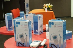 Những chiếc máy nghe tim thai nhỏ gọn do UNFPA cung cấp. (Ảnh: T.G/Vietnam+)