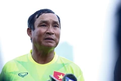 Ông Chung bức xúc cho rằng trọng tài đã “cướp” mất chiến thắng của tuyển nữ Việt Nam. (Ảnh: Minh Chiến/Vietnam+)