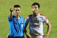 Trọng tài Hà Anh Chiến nhiều khả năng sẽ không còn xuất hiện ở V-League 2016. Ảnh: TT