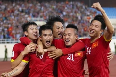Bàn thắng của Công Vinh (số 9) đưa tuyển Việt Nam vượt lên dẫn trước Iraq tại Mỹ Đình. (Ảnh: Minh Chiến/Vietnam+)