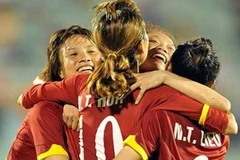 Tuyển nữ Việt Nam vất vả vào chung kết sau 120 phút ngẹt thở. (Ảnh: VFF)