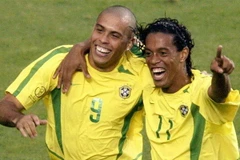 Ronaldinho và Ronaldo sẽ không tới Việt Nam? (Ảnh: Getty)