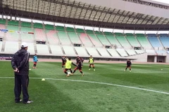 Đội tuyển nữ Việt Nam tập khớp sân chiều qua. (Ảnh: VFF)