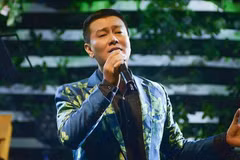 Ca sỹ Tuấn Phương đã trút hơi thở cuối cùng tại bệnh viên Nhiệt đới Trung ương sau thời gian chống chọi với căn bệnh viêm màng não. (Ảnh: Facebook nhân vật)