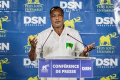 Tổng thống Denis Sassou Nguesso phát biểu trong buổi họp báo tại Brazzaville. (Nguồn: AFP/TTXVN)