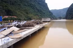 Nhà máy thủy điện Sông Miện 6 đã vận hành phát điện nhưng vẫn chưa có giấy phép khai thác nước mặt theo quy định. (Ảnh: H.V/Vietnam+)
