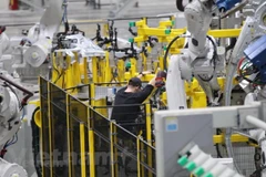 Hoạt động sản xuất ôtô tại Việt Nam. (Ảnh: Minh Sơn/Vietnam+)