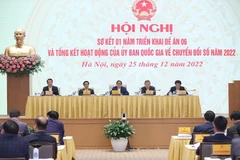 Thủ tướng Phạm Minh Chính, Đại tướng Tô Lâm, Bộ trưởng Bộ Công an và Phó Thủ tướng Vũ Đức Đam chủ trì và điều hành hội nghị. (Ảnh: Dương Giang/TTXVN)