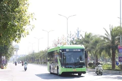 Các tuyến của VinBus đều nằm trong hệ thống giao thông công cộng chung của thành phố, kết nối khu vực đông dân cư. (Ảnh: Hoài Nam/Vietnam+)