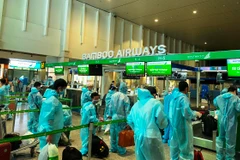 Chuyến bay QH9204 khởi hành lúc 13 giờ tại sân bay Tân Sơn Nhất và hạ cánh lúc 15 giờ tại sân bay Thọ Xuân, chở gần 200 công dân, gồm cả phụ nữ mang thai, người già và trẻ em, đều là những người có hoàn cảnh đặc biệt khó khăn đang lưu trú tại Thành phố Hồ