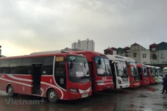 Một số tuyến vận tải xe khách cố định liên tỉnh đã được mở lại trong ngày 13/10. (Ảnh: CTV/Vietnam+)