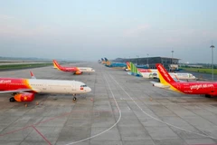 Các hãng hàng không đã tăng tần suất chuyến bay trên nhiều đường bay nội địa. (Ảnh: CTV/Vietnam+)