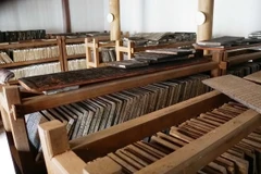 Mộc bản kinh Phật chùa Bổ Đà. (Ảnh: Tùng Lâm/TTXVN)