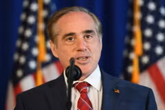 Bộ trưởng Cựu chiến binh David Shulkin. (Nguồn: AFP/TTXVN)