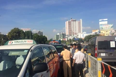 Hai vụ tai nạn khiến giao thông phía Đông TP.HCM ùn ứ 