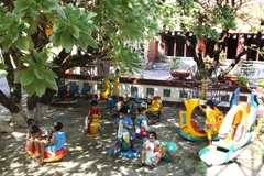 Sân chơi cho học sinh Trường Tiểu Học Sinh Tồn tại huyện đảo Trường Sa. (Ảnh: Dương Giang/TTXVN)