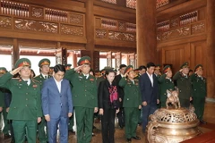 Chủ tịch Quốc hội Nguyễn Thị Kim Ngân đến dâng hương tưởng niệm Chủ tịch Hồ Chí Minh tại khu Di tích K9 thuộc Sơn Tây (Hà Nội). (Ảnh: Trọng Đức/TTXVN)