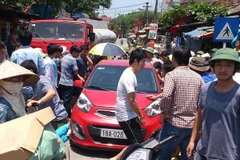 Hà Nội: Hàng chục người vây bắt nhóm trộm thẻ điện thoại 