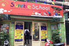 Hà Nội: Khóa cổng trường mầm non, "giam" 14 trẻ hai giờ