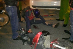 [Photo] Liên tiếp 2 vụ tai nạn trên cầu vượt Trần Khát Chân