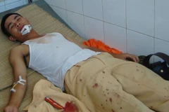 Dũng cảm cứu người, thiếu úy Cảnh sát giao thông bị côn đồ chém