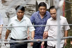 Tình tiết vụ bắt cóc con tin: Giám đốc Công an một mình "xông trận"