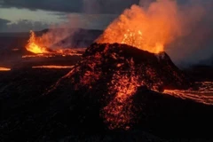 Núi lửa Sundhnuks trên Bán đảo Reykjanes, Tây Nam Iceland phun trào ngày 2/6/2024. (Ảnh: Getty Images/TTXVN)