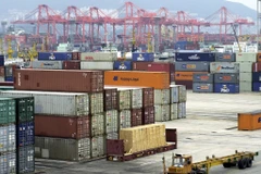 Cảng hàng hóa Busan (Hàn Quốc). (Ảnh: AFP/TTXVN)