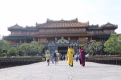 Đối với Thừa Thiên-Huế, nơi khai sinh Quốc hiệu Việt Nam, các công trình nghiên cứu sẽ làm sáng tỏ các giá trị về lịch sử, văn hóa mà nhiều thế hệ tiền nhân đã xây đắp nên. (Ảnh: Tường Vi/TTXVN)
