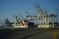 Cảng container hàng hóa ở Baltimore, bang Maryland (Mỹ). (Ảnh: AFP/TTXVN)