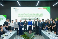 Công bố dự án hợp tác về các giải pháp năng lượng giúp giải quyết các thách thức, thúc đẩy các sáng kiến xanh. (Ảnh: TTXVN phát)