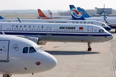 Hiện số lượng chuyến bay quốc tế đến và đi từ Trung Quốc đang ở mức 4.600 chuyến/tuần. (Nguồn: NBC News)