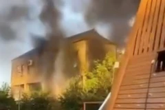 Hiện trường vụ tấn công tại Dagestan (Nga), ngày 23/6/2024. (Ảnh: Sky News/TTXVN)