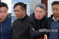 Các bị can bị Cơ quan Cảnh sát Điều tra-Công an tỉnh Hòa Bình khởi tố về hành vi "Lợi dụng chức vụ quyền hạn khi thi hành công vụ.” (Nguồn: Báo Hòa Bình)