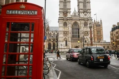Ôtô trên đường phố London, gần Tu viện Westminster (Anh). (Nguồn: Getty Images/CNN)