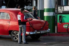 Một trạm xăng ở La Habana (Cuba). (Ảnh: AFP/TTXVN)