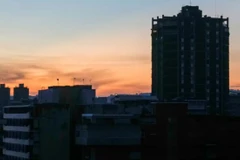 Nửa ngày mất điện diện rộng đã khiến cả đất nước Venezuela chìm trong bóng tối. (Nguồn: DW)