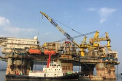 Người lao động dầu khí trên giàn PVDrilling V. (Ảnh: PV/Vietnam+)