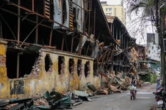 Lãnh đạo Công ty cổ phần Bóng đèn phích nước Rạng Đông cho biết, vụ cháy không gây thiệt hại về người, diện tích bị cháy là 6.000 m2. (Ảnh: PV/Vietnam+)