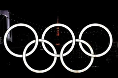Biểu tượng Olympic tại Tokyo, Nhật Bản, ngày 21/7/2021. (Ảnh: THX/TTXVN)