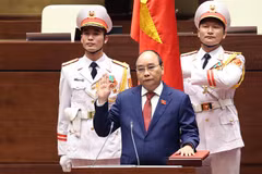 Chủ tịch nước Nguyễn Xuân Phúc tuyên thệ nhậm chức trước Quốc hội, đồng bào và cử tri cả nước. (Ảnh: Dương Giang/TTXVN)