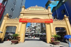 Làng Vòng trước có tên là thôn Hậu, thuộc xã Dịch Vọng, huyện Từ Liêm, nay thuộc phường Dịch Vọng Hậu, quận Cầu Giấy. (Ảnh: PV/Vietnam+)