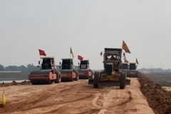 Nhà thầu thi công cao tốc Bắc-Nam. (Ảnh: PV/Vietnam+)